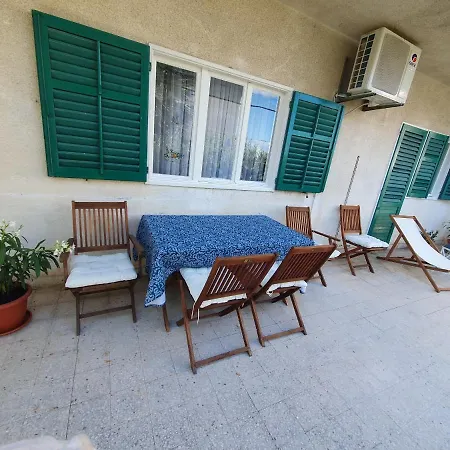Apartment Lana Trogir Exterior photo