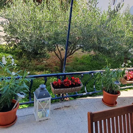 Apartment Lana Trogir Exterior photo