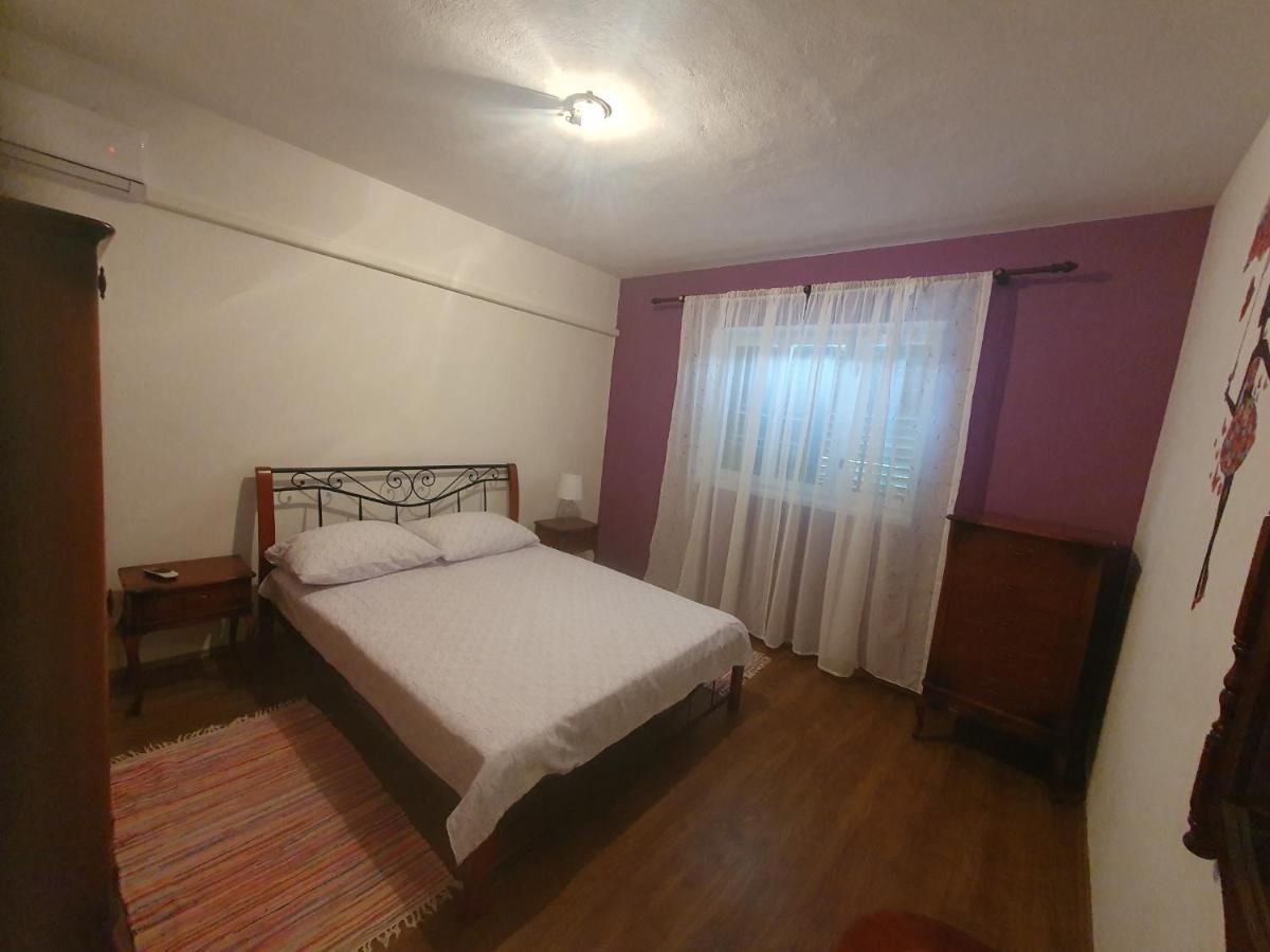 Lana Apartment