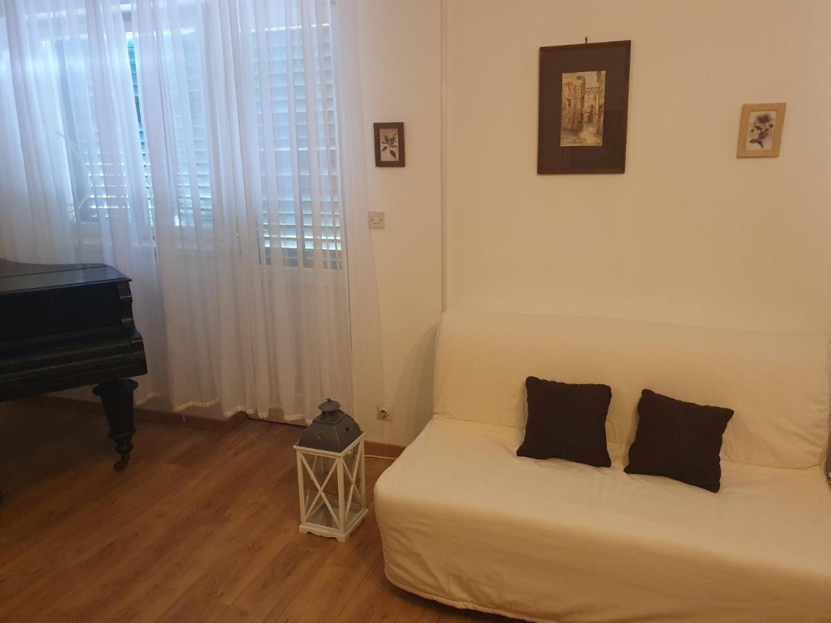 Lana Apartment *